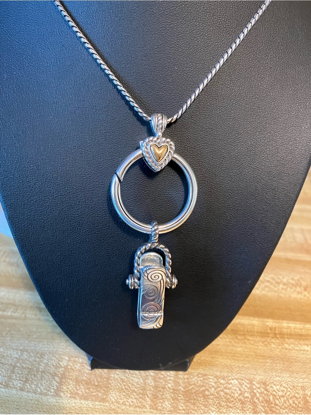 🌸Brighton Heart Charm Reversible Badge Clip Necklace